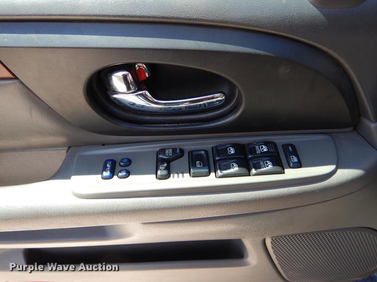 image for item DE8280 2004 GMC Envoy SLT SUV