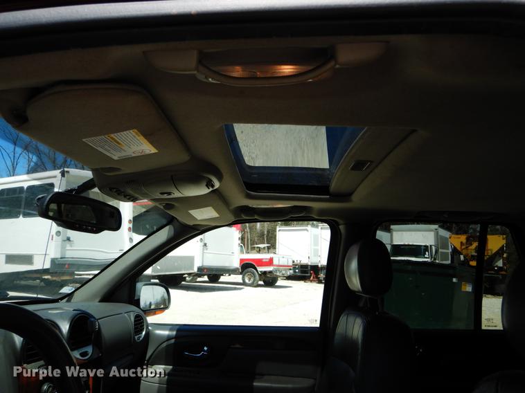 image for item DE8280 2004 GMC Envoy SLT SUV