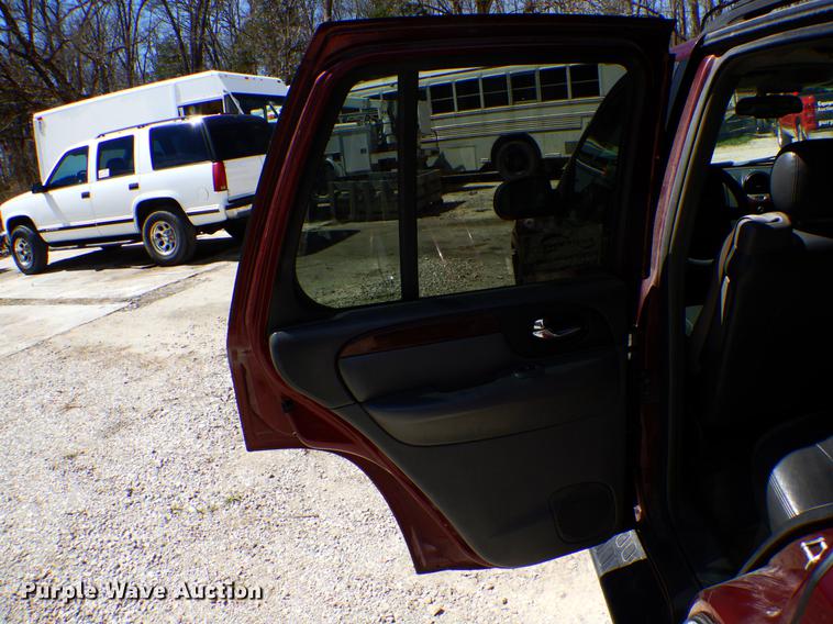 image for item DE8280 2004 GMC Envoy SLT SUV