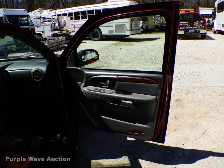 image for item DE8280 2004 GMC Envoy SLT SUV