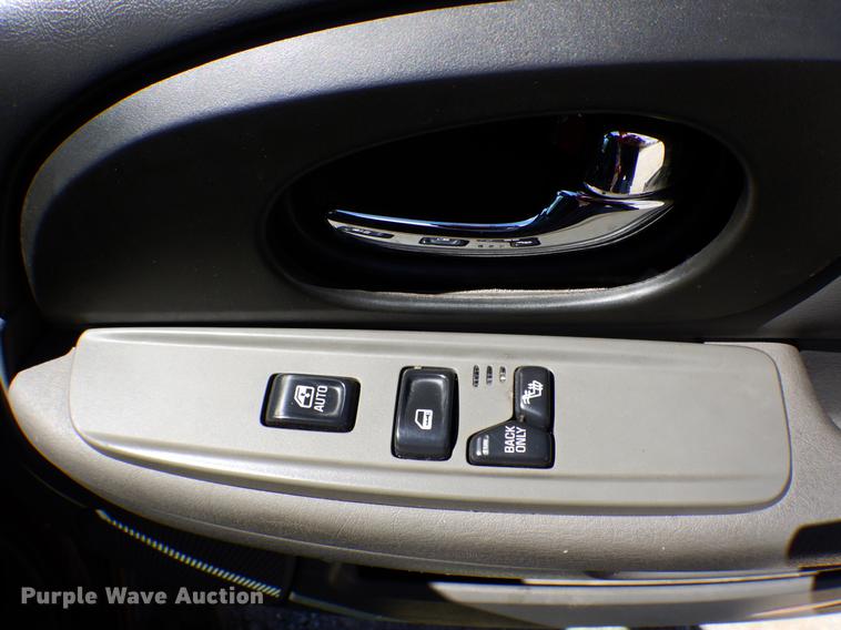 image for item DE8280 2004 GMC Envoy SLT SUV