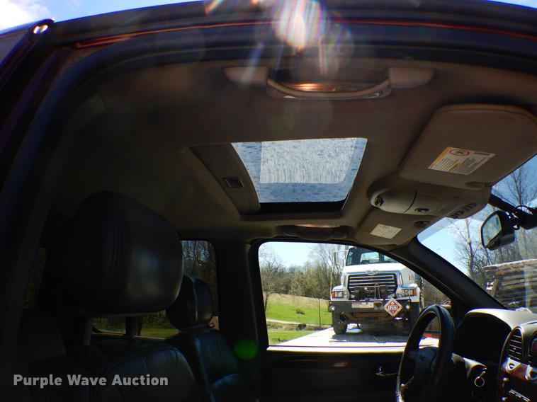 image for item DE8280 2004 GMC Envoy SLT SUV