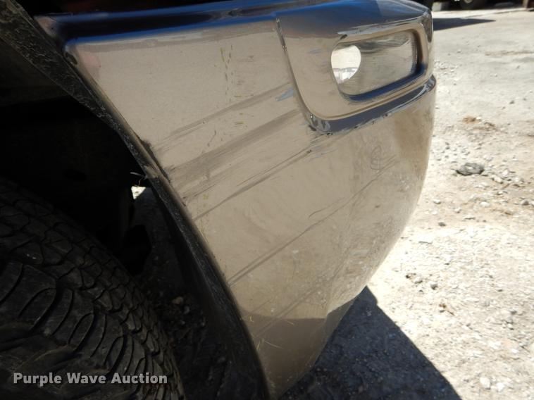 image for item DE8280 2004 GMC Envoy SLT SUV