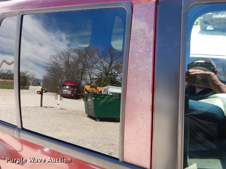 image for item DE8280 2004 GMC Envoy SLT SUV