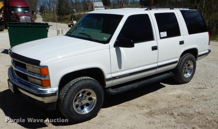 image for item DE8281 1999 Chevrolet Tahoe LT SUV