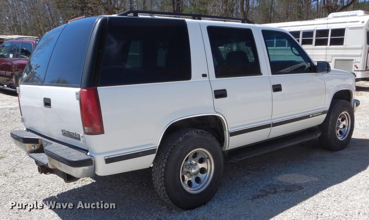 image for item DE8281 1999 Chevrolet Tahoe LT SUV