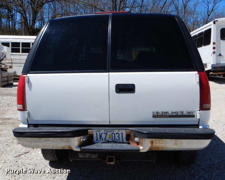 image for item DE8281 1999 Chevrolet Tahoe LT SUV