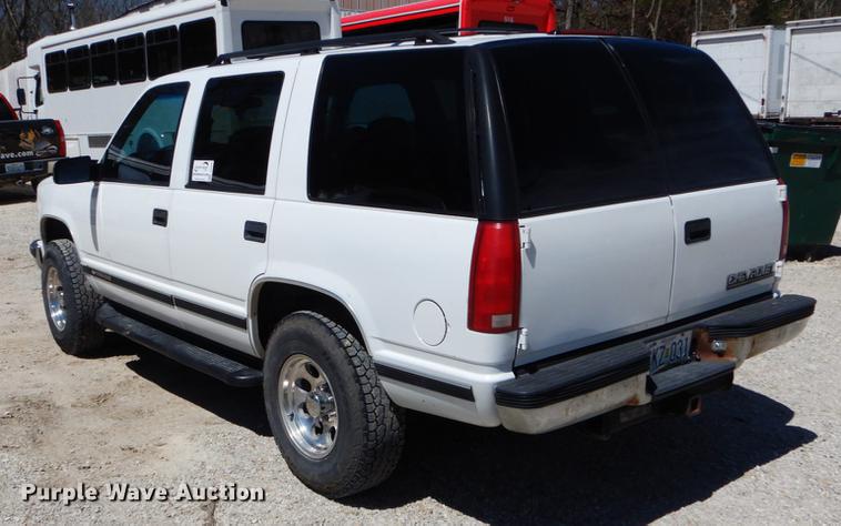 image for item DE8281 1999 Chevrolet Tahoe LT SUV