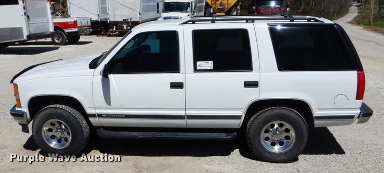image for item DE8281 1999 Chevrolet Tahoe LT SUV