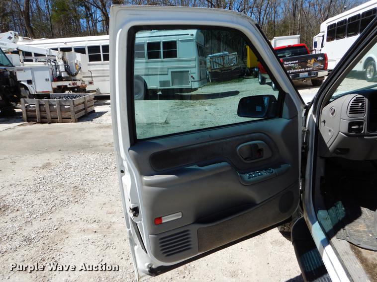 image for item DE8281 1999 Chevrolet Tahoe LT SUV