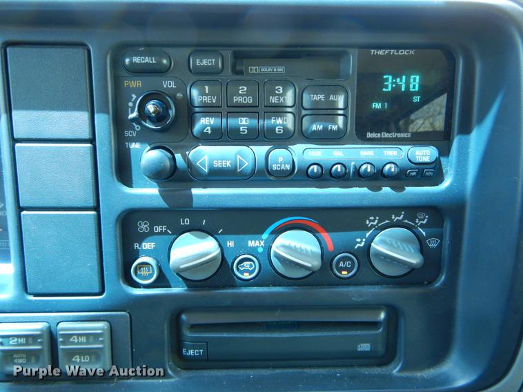 image for item DE8281 1999 Chevrolet Tahoe LT SUV