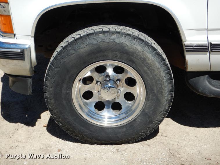 image for item DE8281 1999 Chevrolet Tahoe LT SUV