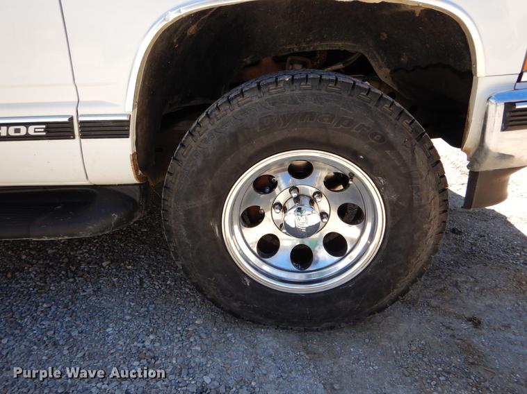 image for item DE8281 1999 Chevrolet Tahoe LT SUV