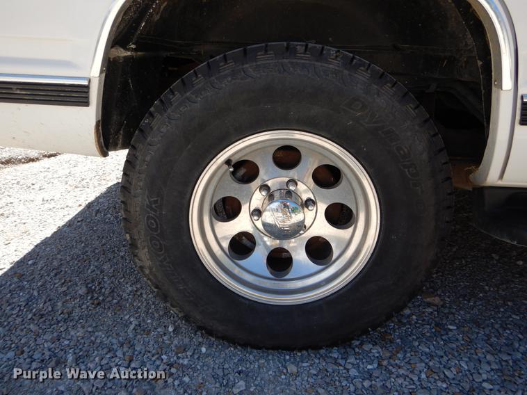 image for item DE8281 1999 Chevrolet Tahoe LT SUV