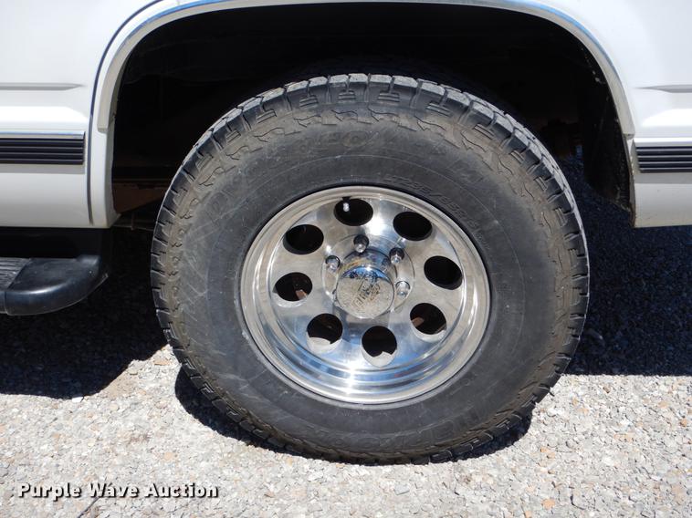 image for item DE8281 1999 Chevrolet Tahoe LT SUV