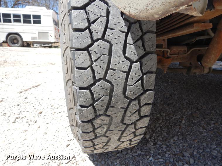 image for item DE8281 1999 Chevrolet Tahoe LT SUV