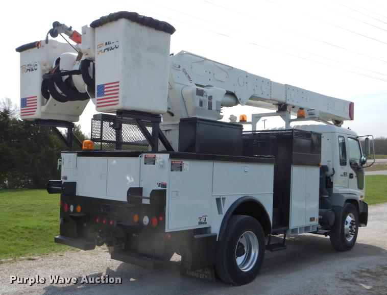 image for item DE8283 2008 Chevrolet T8500 bucket truck