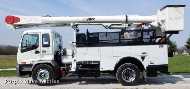 image for item DE8283 2008 Chevrolet T8500 bucket truck