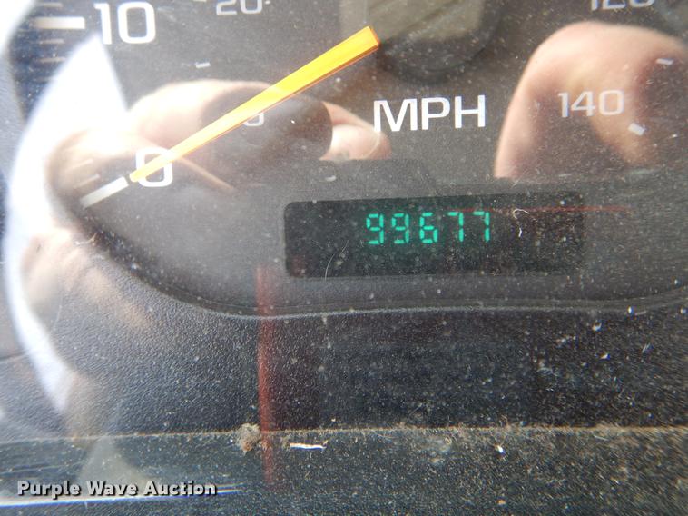 image for item DE8283 2008 Chevrolet T8500 bucket truck