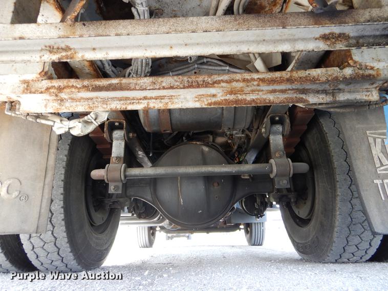 image for item DE8283 2008 Chevrolet T8500 bucket truck