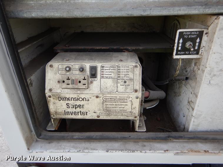 image for item DE8283 2008 Chevrolet T8500 bucket truck