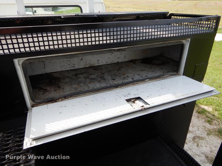 image for item DE8283 2008 Chevrolet T8500 bucket truck