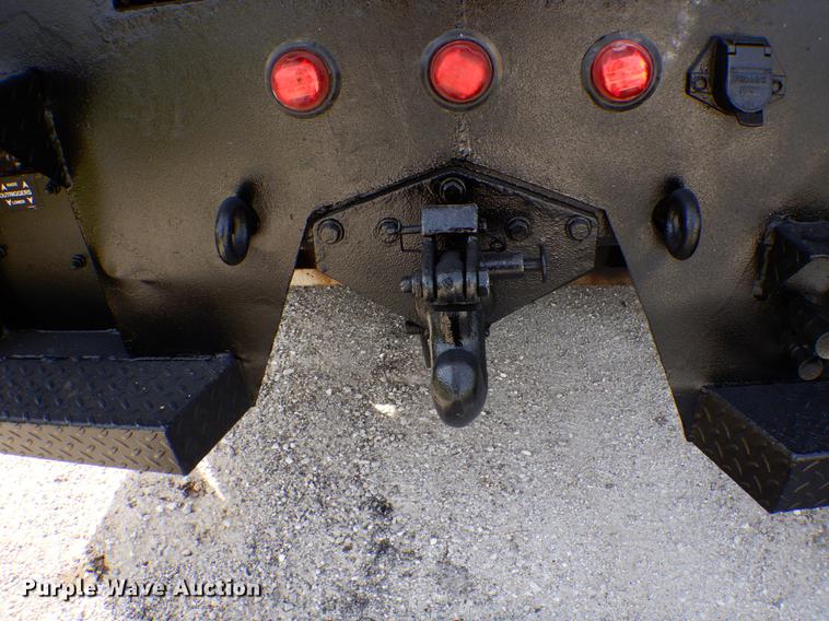 image for item DE8283 2008 Chevrolet T8500 bucket truck