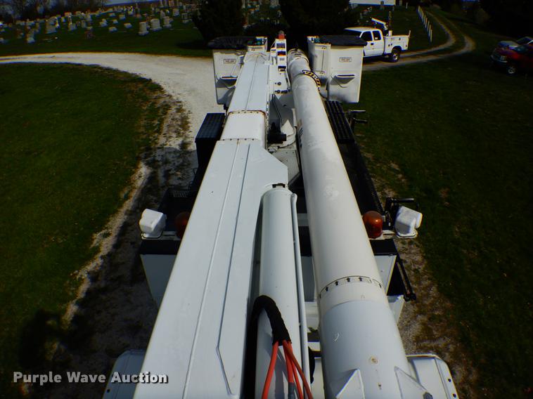 image for item DE8283 2008 Chevrolet T8500 bucket truck