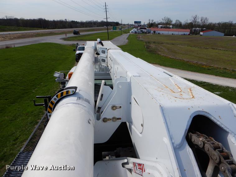 image for item DE8283 2008 Chevrolet T8500 bucket truck