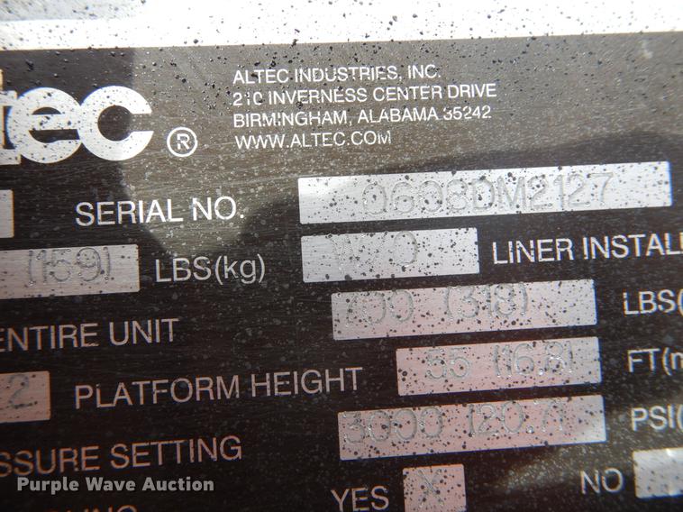 image for item DE8283 2008 Chevrolet T8500 bucket truck