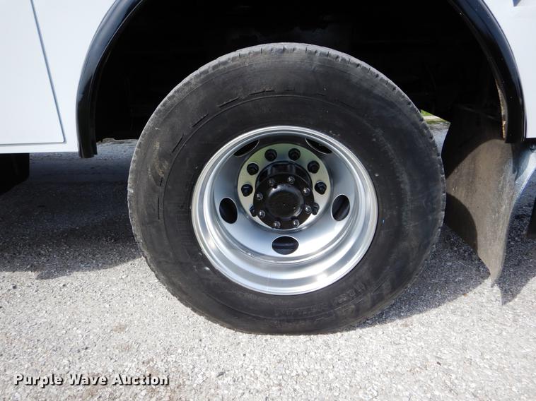 image for item DE8283 2008 Chevrolet T8500 bucket truck