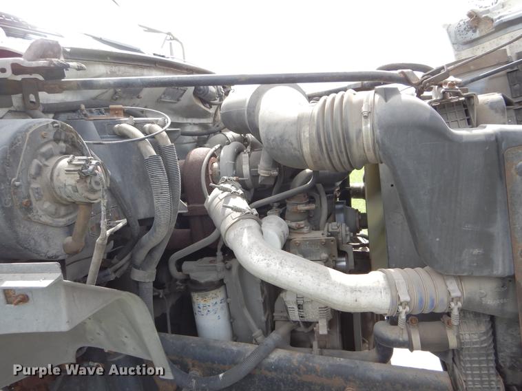 image for item DE8288 1996 Ford F800 bucket truck