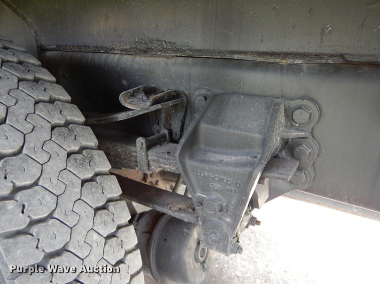 image for item DE8288 1996 Ford F800 bucket truck