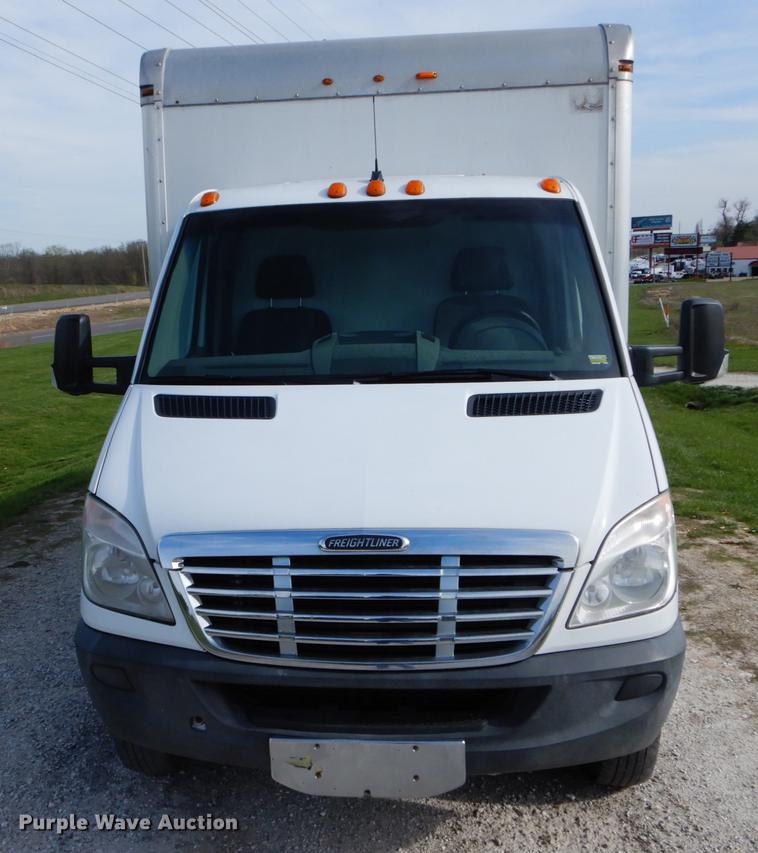 image for item DE8292 2012 Freightliner Sprinter 3500 box truck