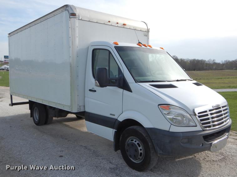 image for item DE8292 2012 Freightliner Sprinter 3500 box truck