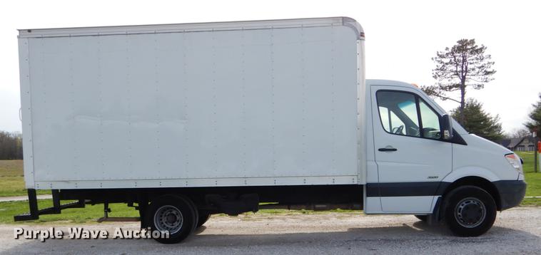 image for item DE8292 2012 Freightliner Sprinter 3500 box truck