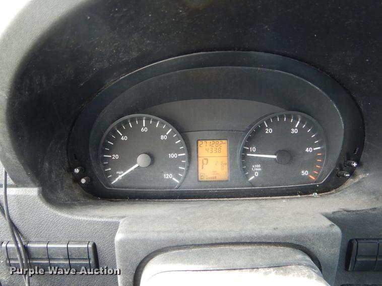 image for item DE8292 2012 Freightliner Sprinter 3500 box truck