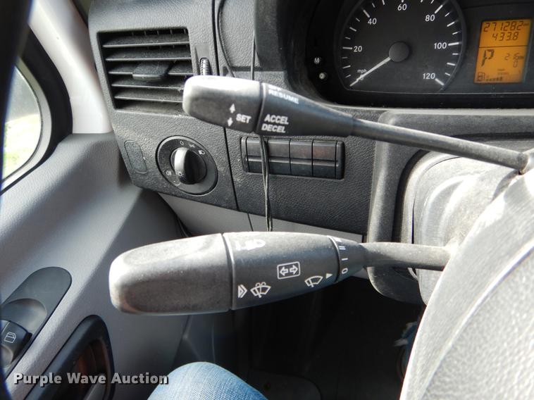 image for item DE8292 2012 Freightliner Sprinter 3500 box truck