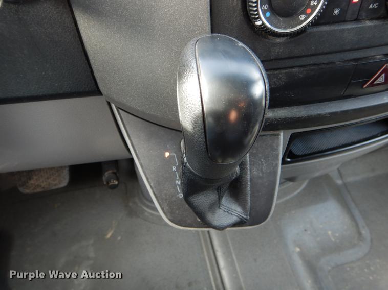 image for item DE8292 2012 Freightliner Sprinter 3500 box truck