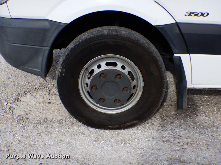 image for item DE8292 2012 Freightliner Sprinter 3500 box truck