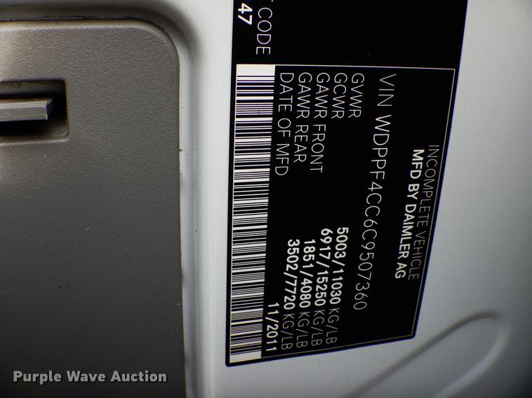 image for item DE8292 2012 Freightliner Sprinter 3500 box truck