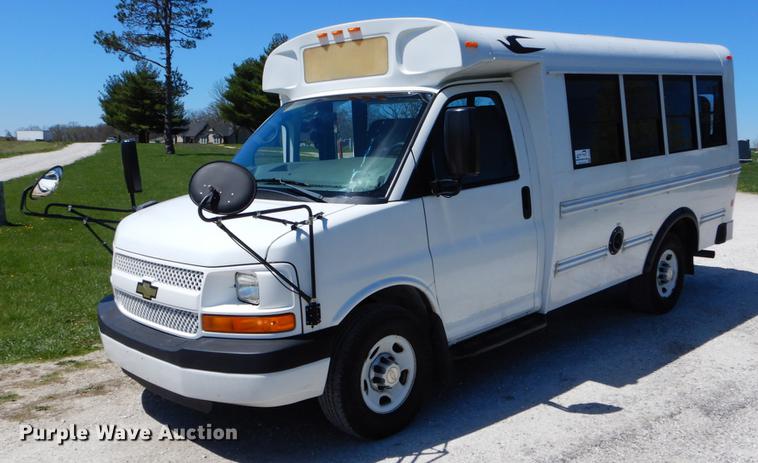 image for item DE8297 2010 Chevrolet Express G3500 school bus