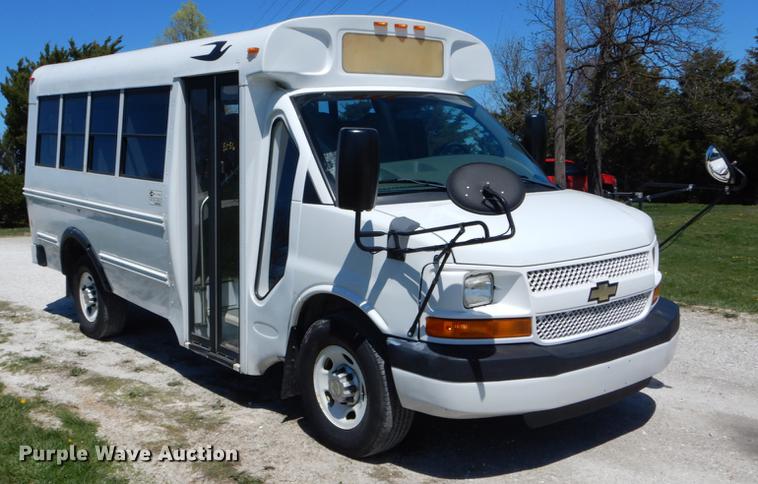 image for item DE8297 2010 Chevrolet Express G3500 school bus