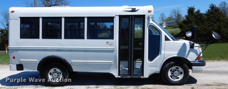 image for item DE8297 2010 Chevrolet Express G3500 school bus