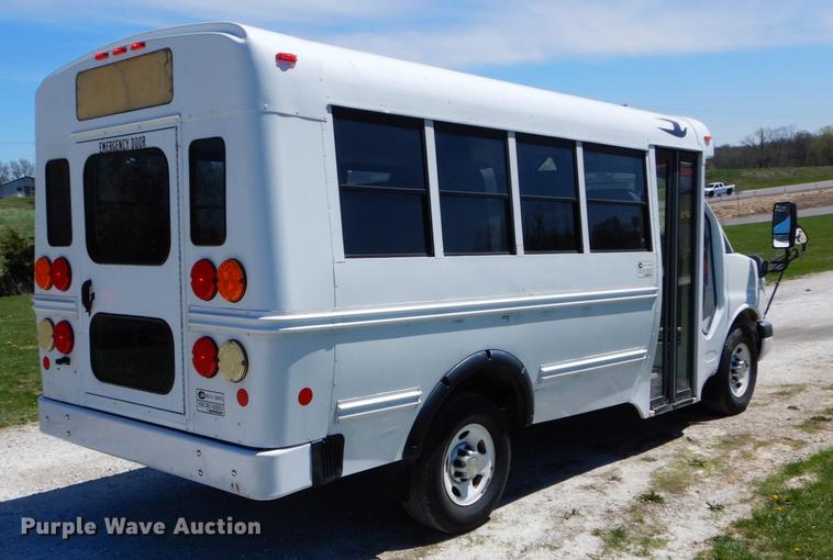 image for item DE8297 2010 Chevrolet Express G3500 school bus