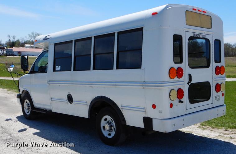 image for item DE8297 2010 Chevrolet Express G3500 school bus