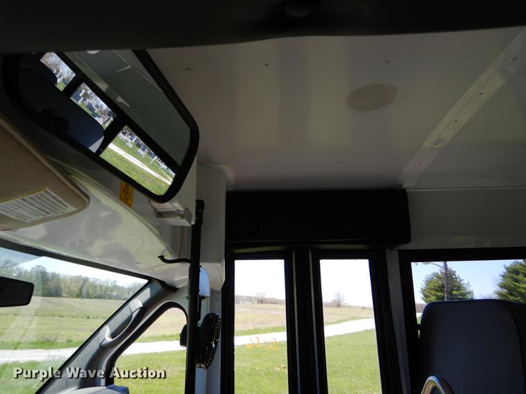 image for item DE8297 2010 Chevrolet Express G3500 school bus