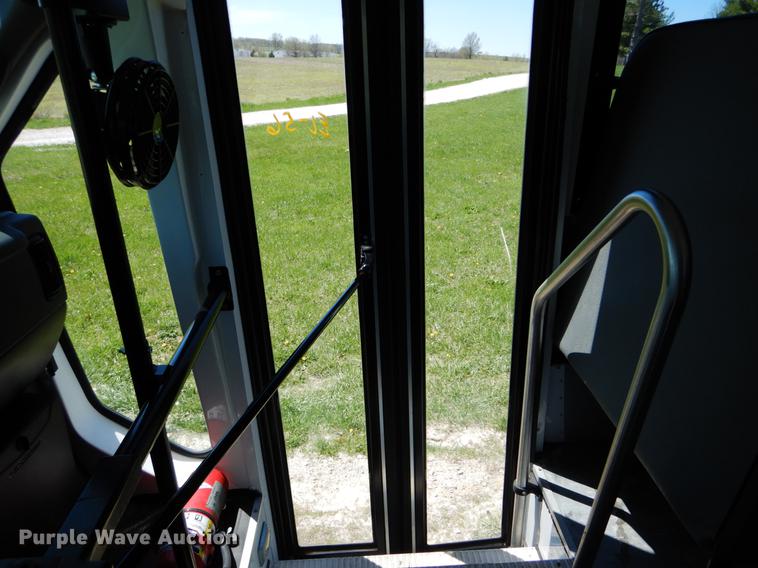 image for item DE8297 2010 Chevrolet Express G3500 school bus