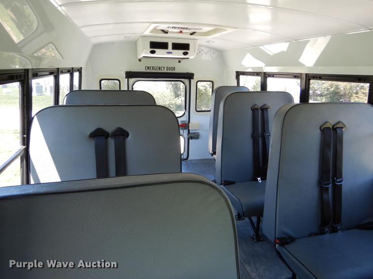 image for item DE8297 2010 Chevrolet Express G3500 school bus