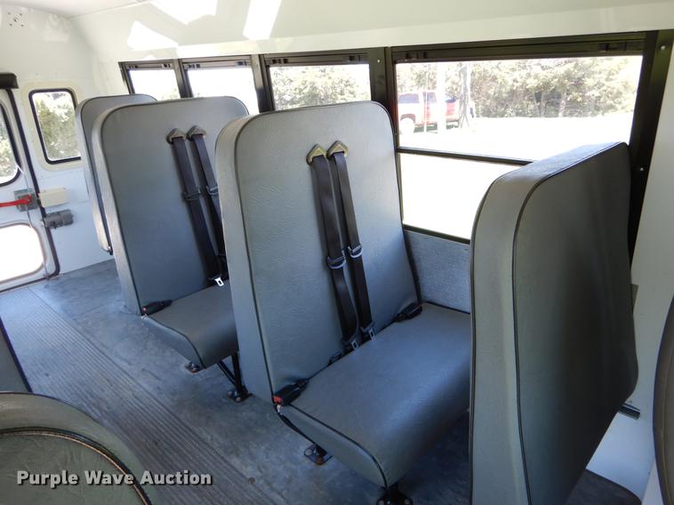 image for item DE8297 2010 Chevrolet Express G3500 school bus